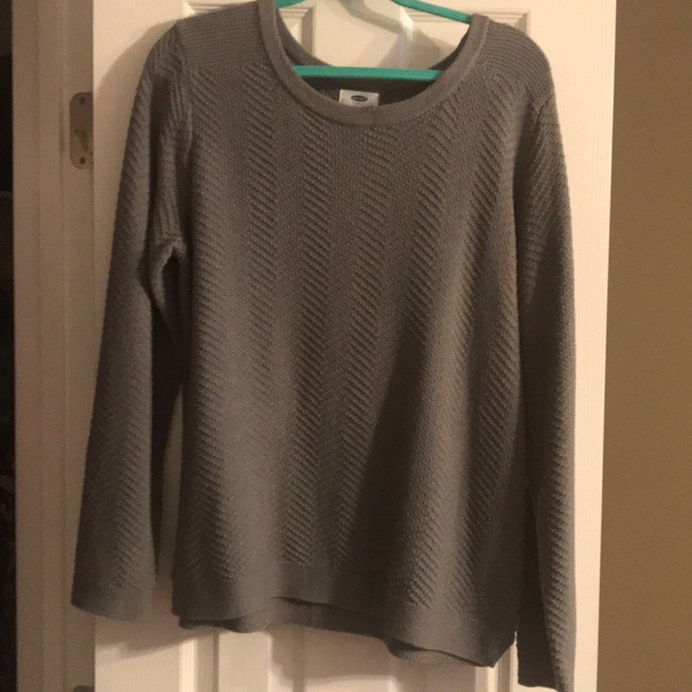 Gray Old Navy sweater.